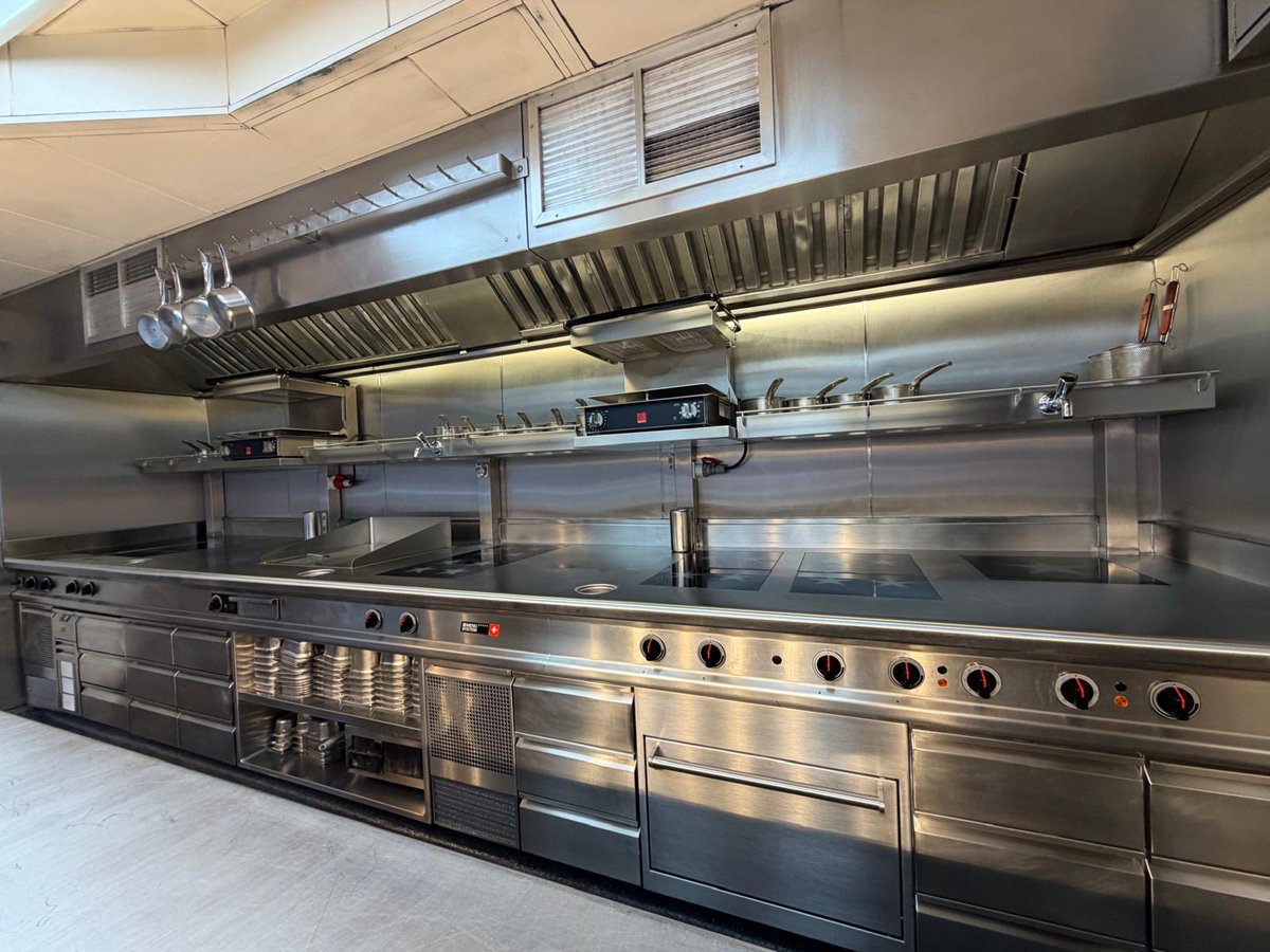 exclusiveranges's tweet photo. Another @exclusiveranges MENU SYSTEM installation completed earlier this year at one of the UK's great 3-star restaurants. Working in collaboration with a renowned London distributor and fabricator to execute a fantastic project. Great partnership and a great client, a total gent https://t.co/QA47A6g8pY