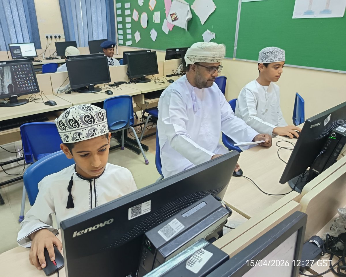 sultanmohschool's tweet photo. جانب من تطبيق الاختبار التجريبي الأول للكشف عن الطلبة الموهوبين لعام ٢٠٢٦م #ثروة_٥ المرحلة الأولىٰ. #فعاليات_تعليمية_مسقط #ثروة_5 https://t.co/QcZDuziDgK