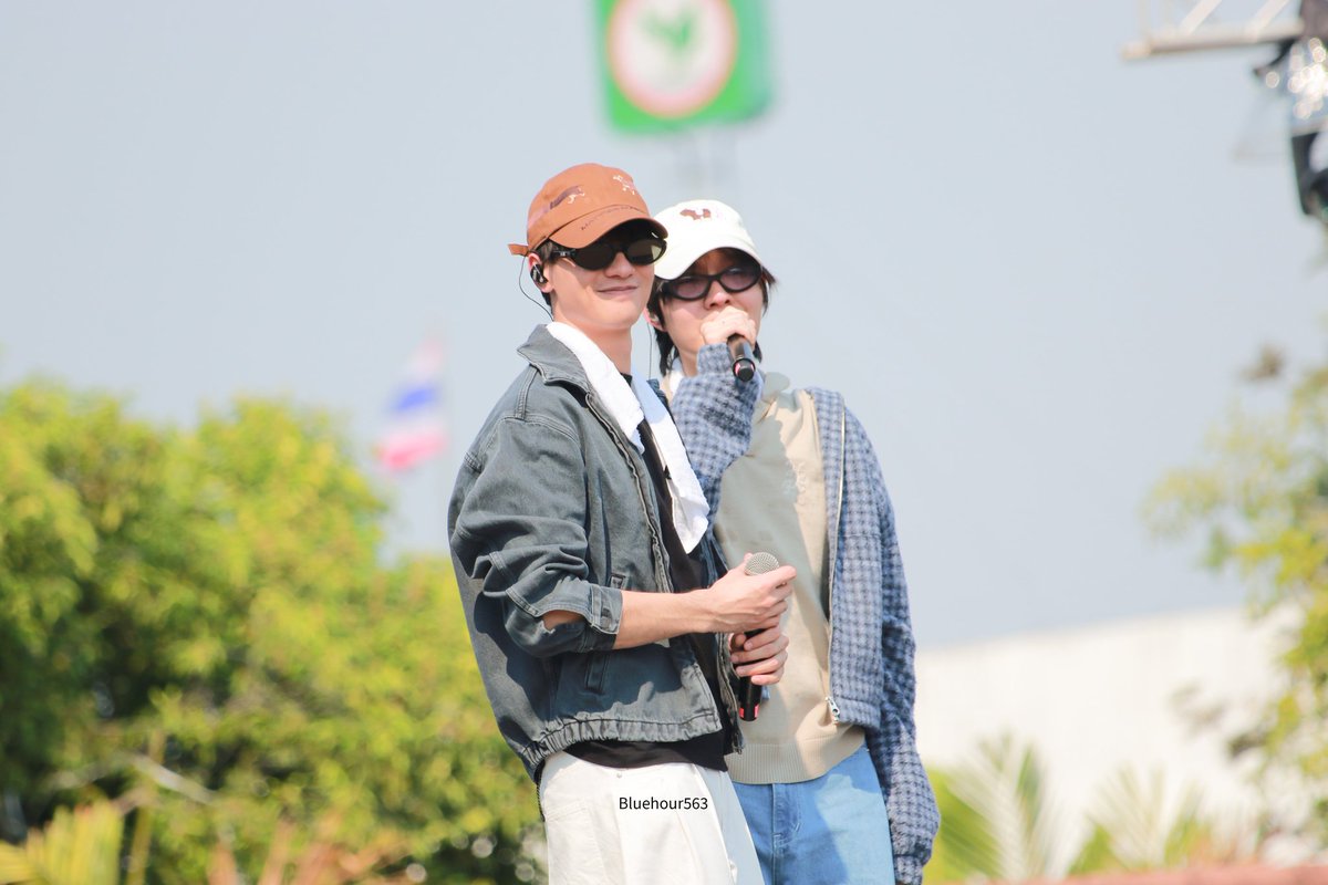 Bluehour563 tweet media