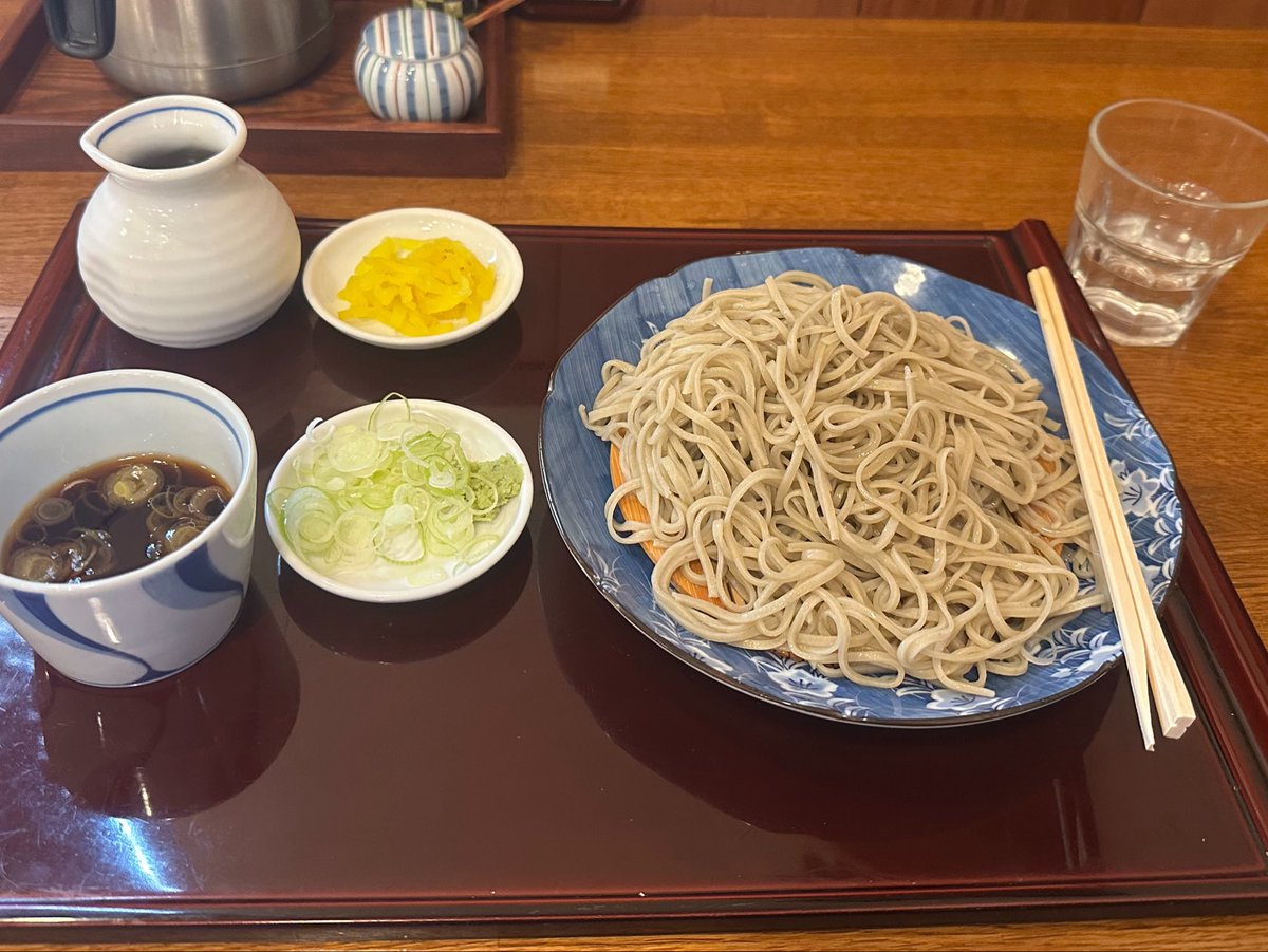 お昼ご飯美味しかったけど
となりにクチャラーおった(´°ω°`)