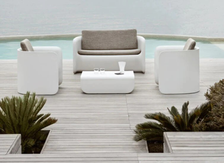 Scossa_Design's tweet photo. Turn the garden into a proper lounge space. The MyYour Nova Lounge Set includes a sofa, two armchairs and a coffee table designed for relaxed outdoor living. https://t.co/SwnUWTzL7Z 

#Scossa #OutdoorLiving #GardenFurniture https://t.co/nLNTWVHTA4