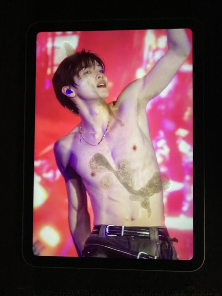 knhosiast tweet media