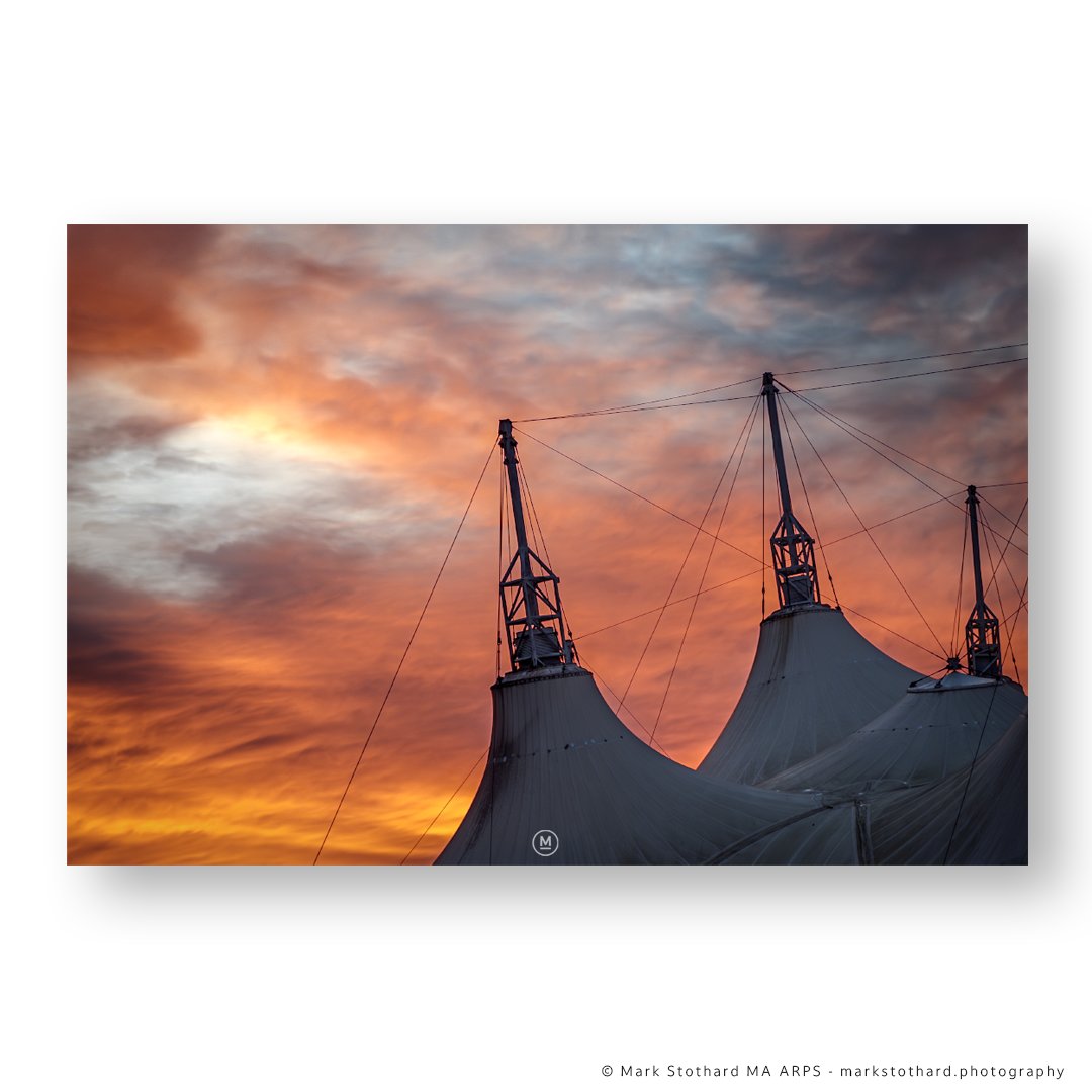 markstothardpho's tweet image. Seeing red over Butlins - msp.im/pP9DeG

#minehead #butlins #sunrise