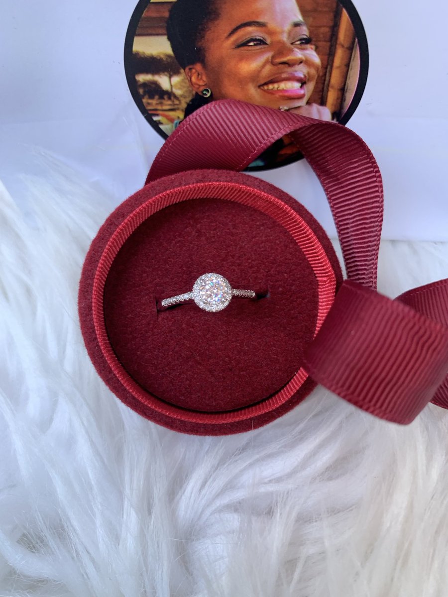 Beauty Proposal Ring 
Available 
#120,000