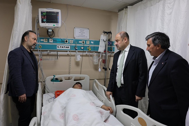 BAŞKAN GÜLPINAR’DAN YARALI ÖĞRENCİLERE ZİYARET - Özurfahaber ozurfahaber.com/haber/15331/ba…