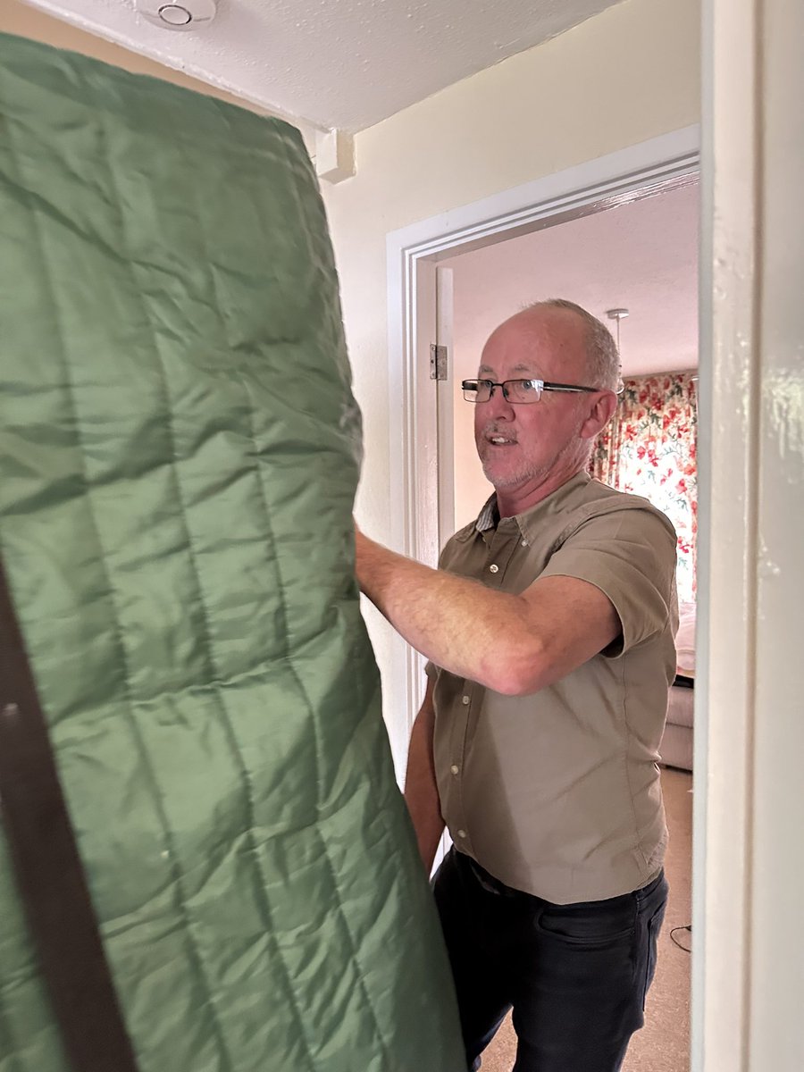 HelpForMovers's tweet image. Good morning … ok who nicked the sun? ☹️ 
Hoping it stays dry for everyone moving house today!
Remember, professional removal companies use floor protection - ask the companies who you choose to quote about their protective covers👌

#movingtips #movinghouse #removals 

Copps⬇️