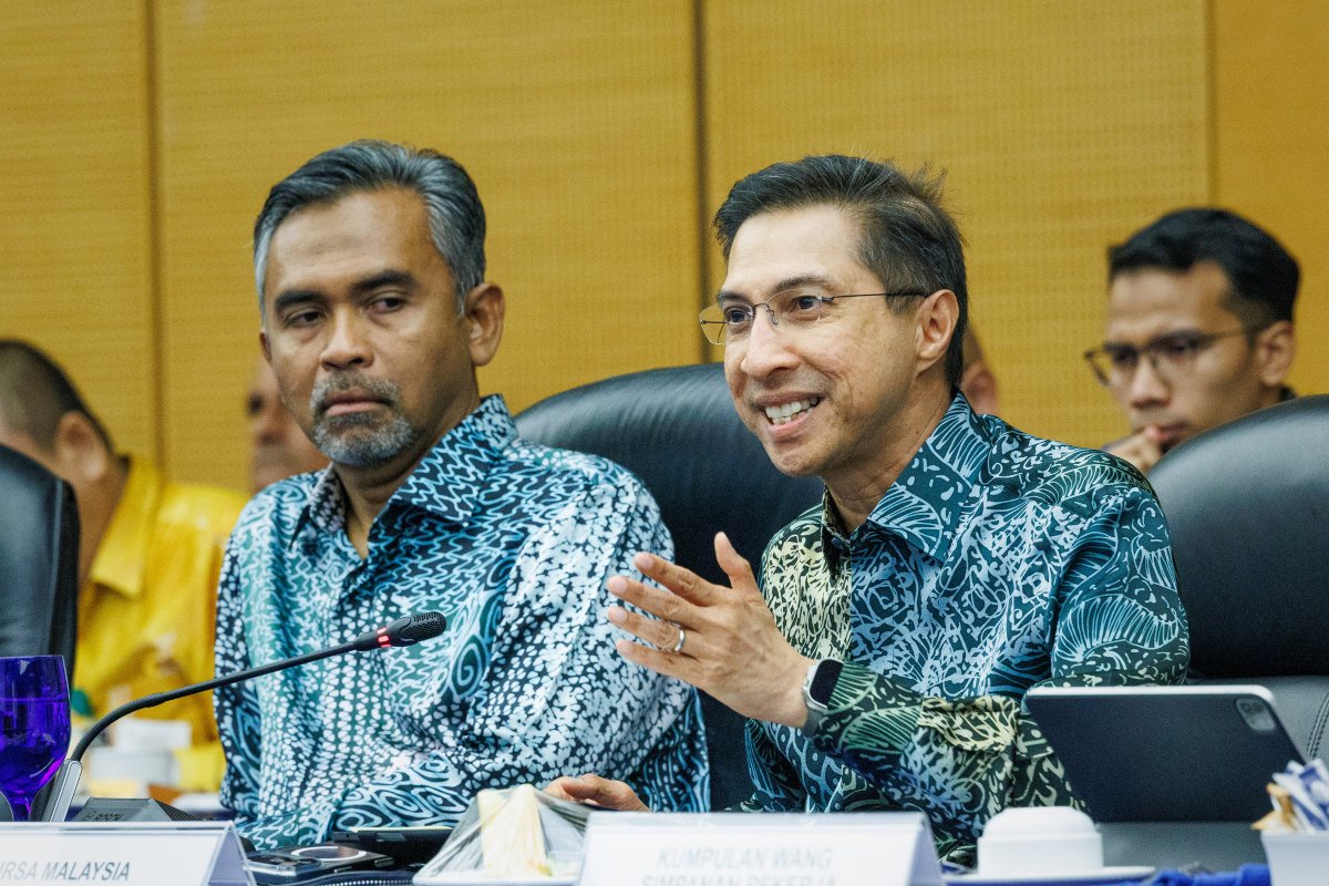 Rasheed Isi Bank Negara Malaysia telah menghimpunkan pegawai kerajaan serta Ketua ...