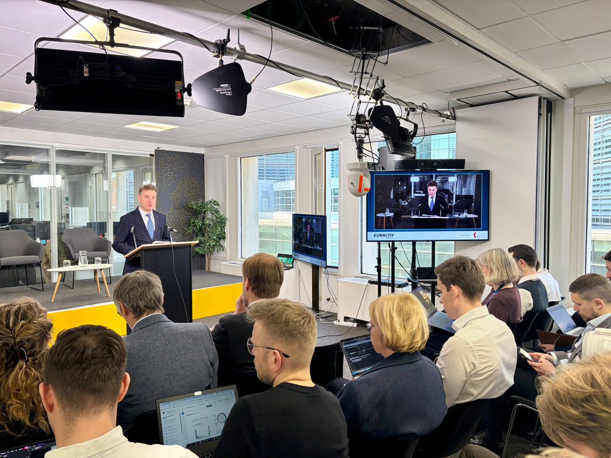 Laskowski_Mar's tweet photo. W Brukseli wziąłem udział w debacie Euractiv o przyszłości #EU_ETS i jego roli w #transformacji sektora energii. 💬 W trakcie debaty wyraźnie wybrzmiało, że ETS powinien wspierać #transformację, a nie ją utrudniać. Dziękuję wszystkim za dyskusję!
@Grupa_PGE @PKEE_Brussels https://t.co/IV2rfAICP3