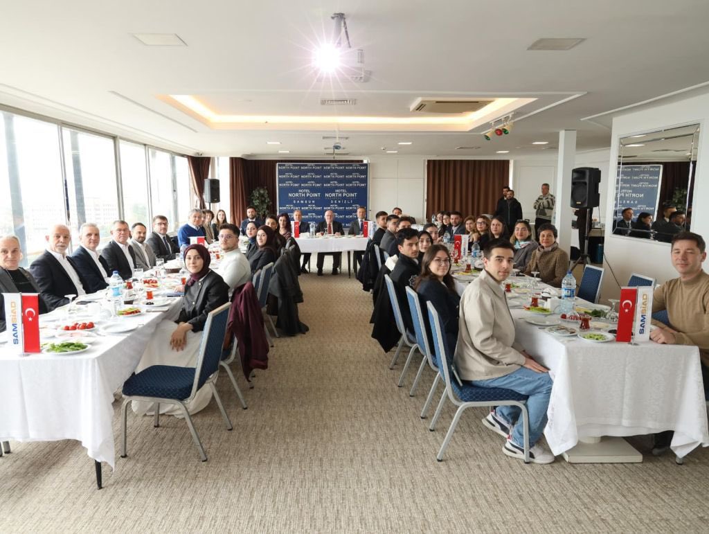 Samukargep's tweet photo. Liderlik ve Deneyim Programı başladı! 🚀

Öğrencilerimiz, Samsun iş dünyasının önde gelen isimleriyle bir araya gelerek mentörlük sürecine ilk adımı attı.

Bu programla; liderlik, deneyim ve kariyer gelişimi bir arada!

#Mentörlük #Kariyer #Liderlik #Samsun https://t.co/eInW06xdPx