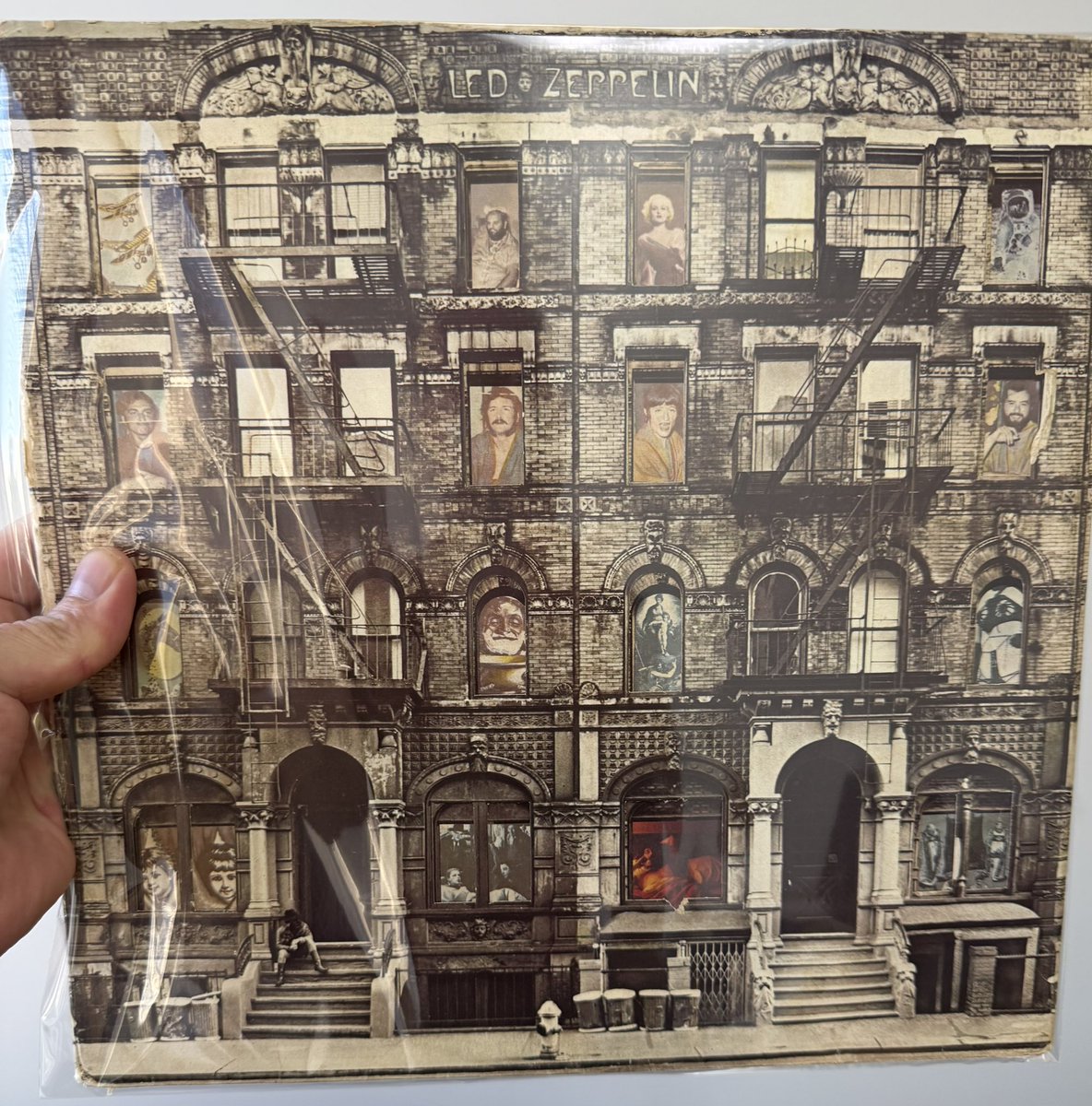 Les Purves tweet media