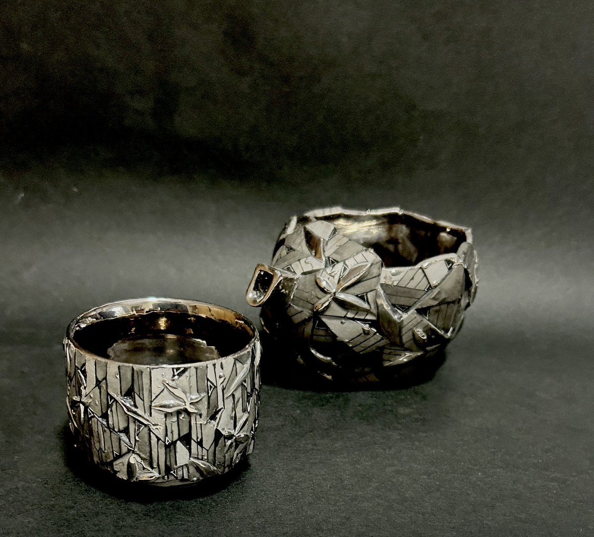 toubou_tetsu's tweet photo. 大阪のギャラリー上方銀花にて個展がございます。ご高覧よろしくお願いいたします。

個展
2026年4月16日(木)〜4月25日(土)
ギャラリー上方銀花
〒577-0802 大阪府東大阪市小阪本町1-8-12
11:00-18:00（日曜、月曜定休） https://t.co/tbtYZ6gJ4U