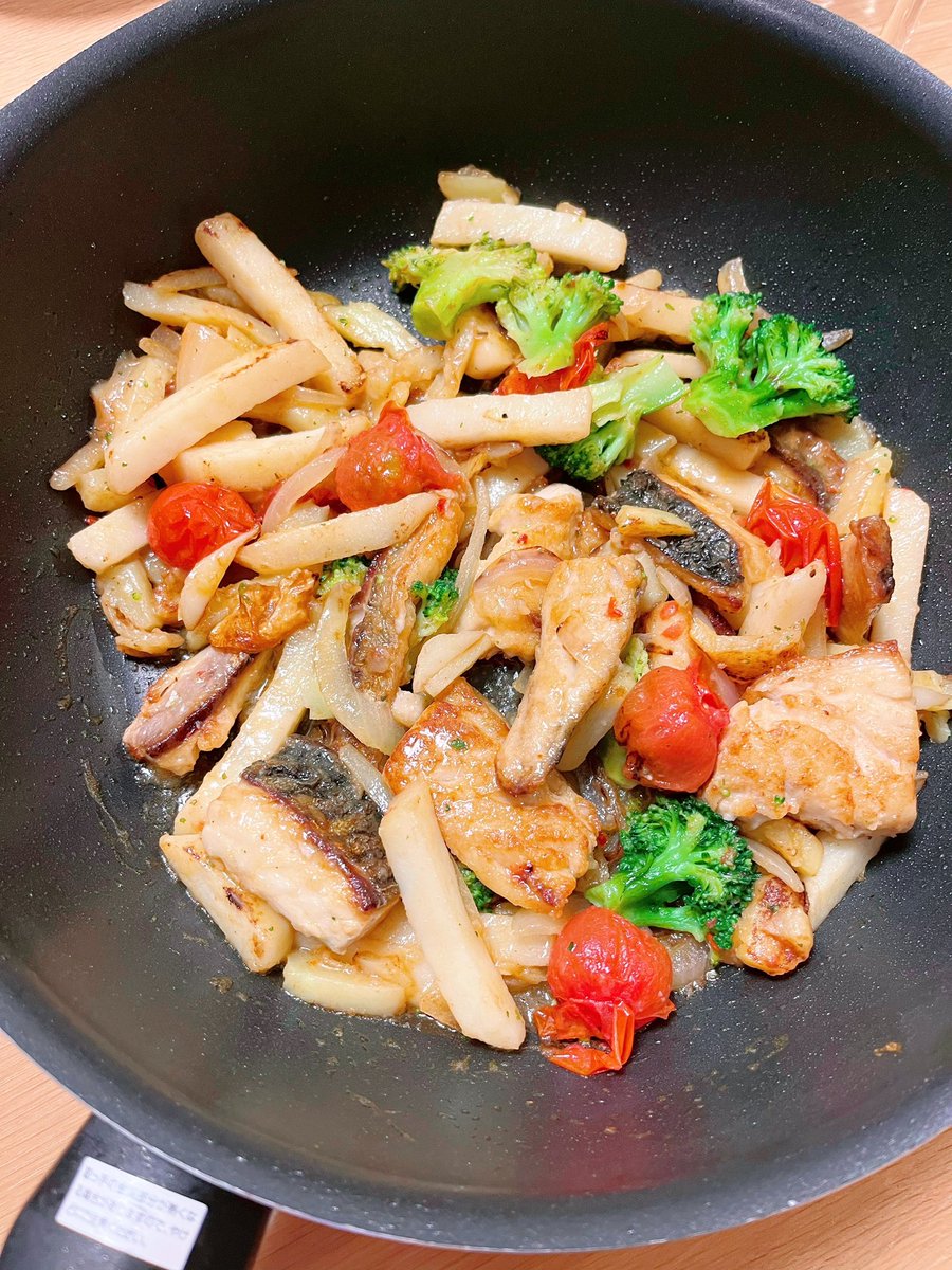 AxTxSick tweet media