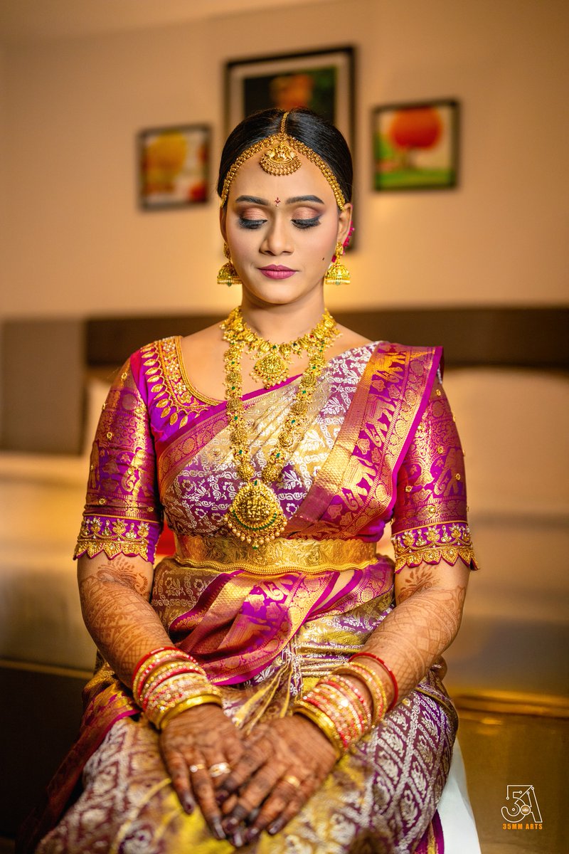 35mmArts's tweet photo. Captured with precision by 35mmArts Photography, Vizag—where every bridal moment becomes timeless. ✨Shot by @narendrapix 
📞 +91 9888362222 | +91 9966312342
🌐 https://t.co/CsKeqmSl9x
#BrideGettingReady #BridalPhotography #VizagPhotography #35mmArts #IndianBride #WeddingVibes https://t.co/v98yI7CMlJ