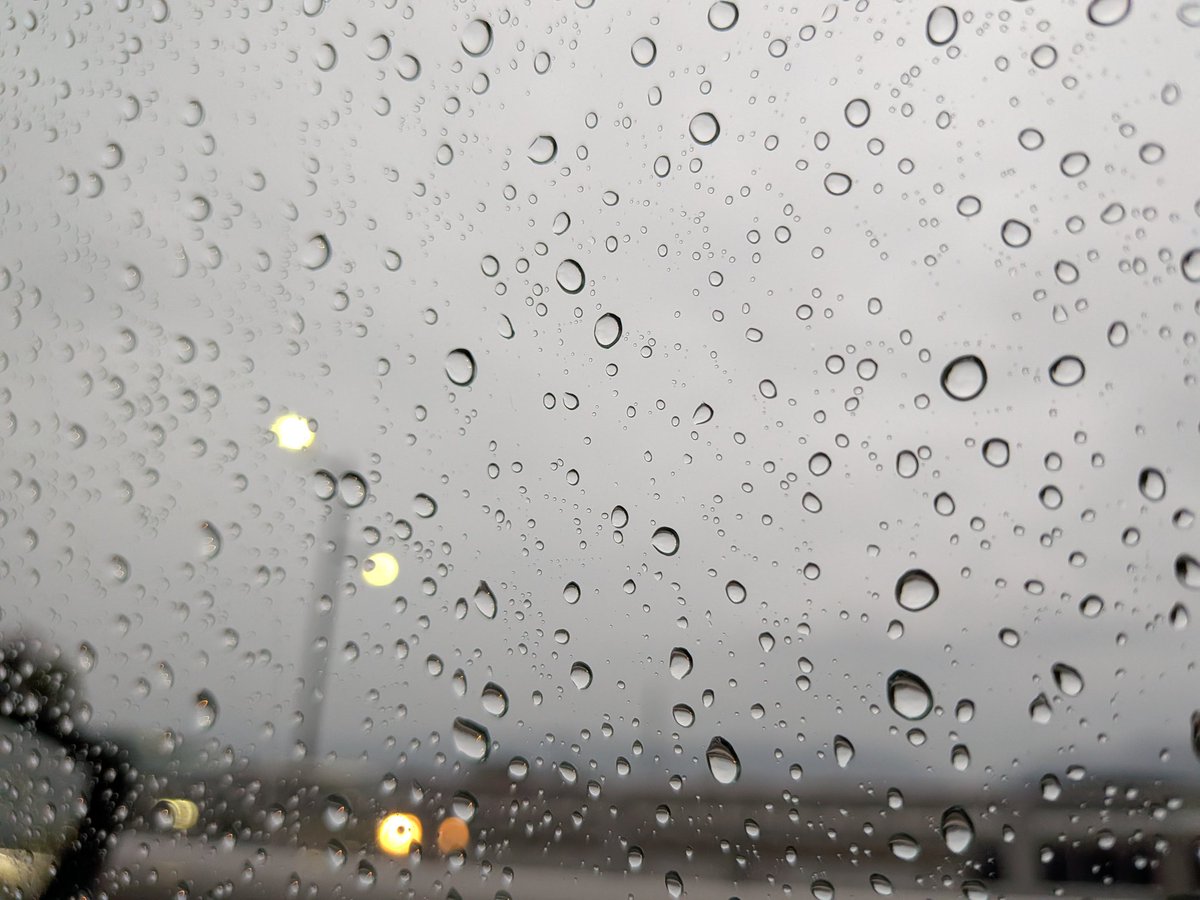 こんばんは🌙
雨降り☔