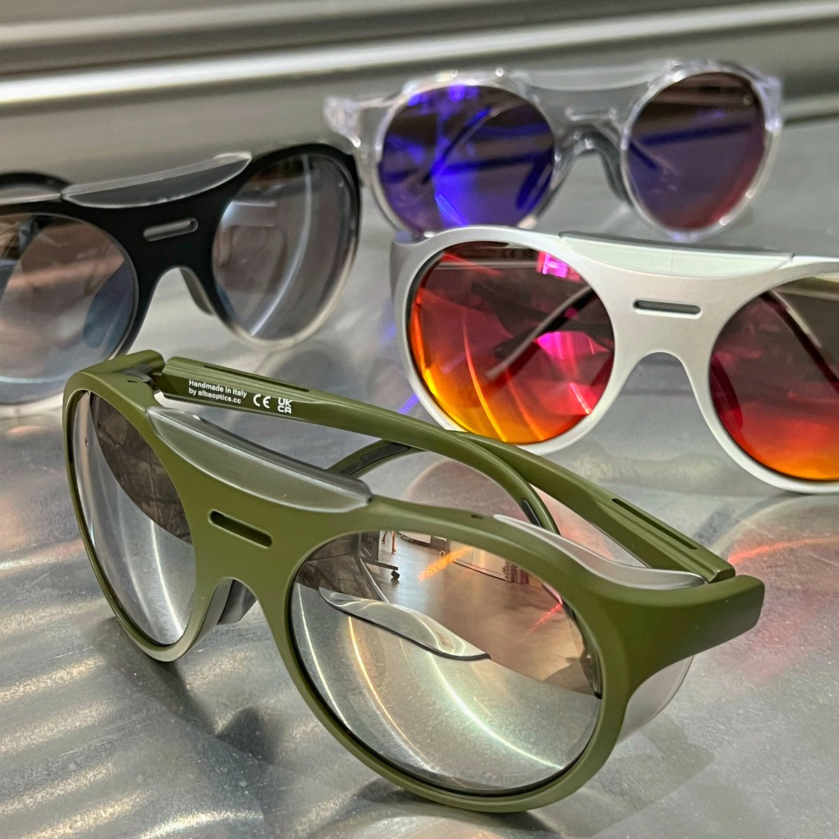 eaudevie_osaka's tweet photo. #albaoptics
【SOLO V.2】
¥35.200
アドベンチャー好きにはたまらない！
新色"Olive"が加わりました。
誰が何と言おうと己を貫く「独立独歩」のスタイルがデザインに現れている【SOLOソロ】。
取り外し可能なサイドカバーやブリッジパーツを自由に組み合わせて様々なスタイルでお使い頂けます😎 https://t.co/XKi0JmagXs