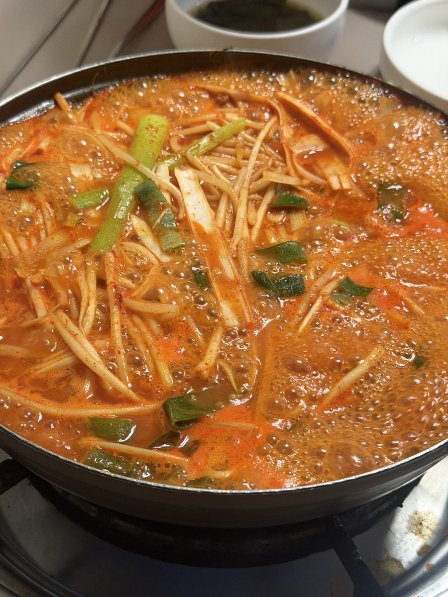 저번주도 대전을 다녀왔는데.. 잘다녀오ㅓㅆ어요(
궁파페로 쥔님들 위한 쇼핑을하고 떡복이가 맛있고 동학사가 팔찌를 잘하고 닭매운탕이 늠 맛있었어요