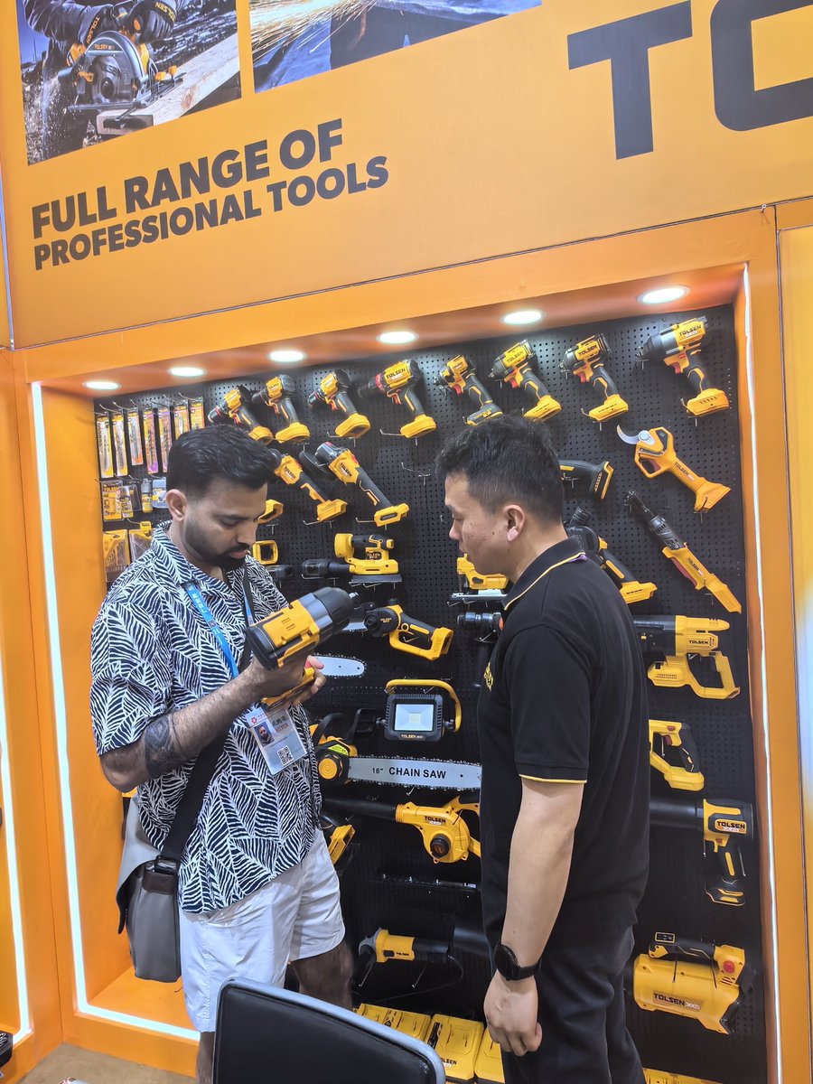 TolsenWorld's tweet photo. Nothing beats face-to-face connections! It was fantastic sitting down with partners from across the globe on our first day at the Canton Fair. A massive THANK YOU to everyone who stopped by the TOLSEN booth today to explore our tools and chat with our team.

📍 Booth: 13.2 G18-19 https://t.co/3m4LwaqXy2
