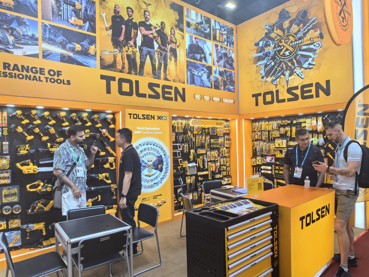 TolsenWorld's tweet photo. Nothing beats face-to-face connections! It was fantastic sitting down with partners from across the globe on our first day at the Canton Fair. A massive THANK YOU to everyone who stopped by the TOLSEN booth today to explore our tools and chat with our team.

📍 Booth: 13.2 G18-19 https://t.co/3m4LwaqXy2