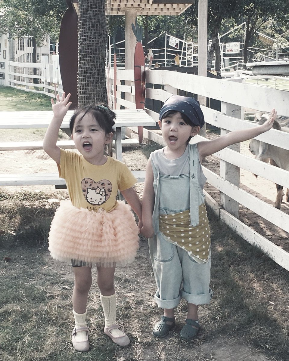 𝗦𝗘𝗟𝗜𝗡𝗔 tweet media