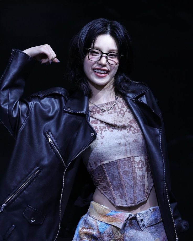 itzy pics tweet media