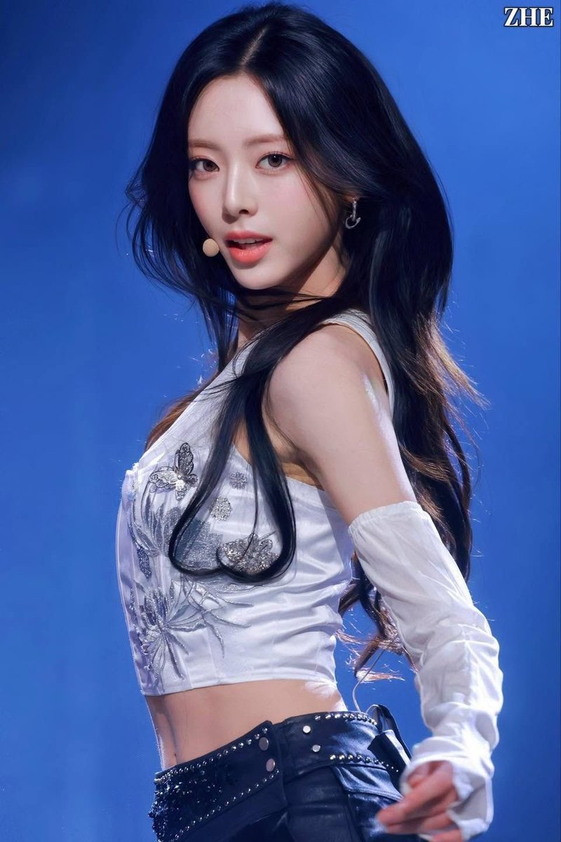 itzy pics tweet media