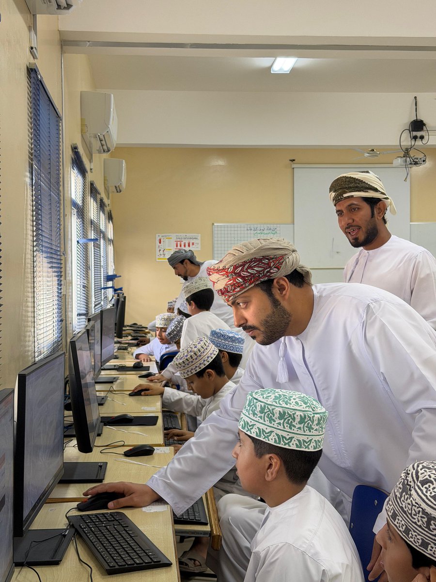 edugovssq5414's tweet photo. ✨ استعدادات تتصاعد نحو التميز! ✨
ضمن برنامج الكشف عن الطلبة الموهوبين “ثروة 5”، تم تنفيذ الاختبار التجريبي للتأكد من جاهزية الطلبة لخوض التحدي الحقيقي بكل ثقة وتميّز 💡🌟📝

#ثروة5 #الموهوبون #التميز_الإبداعي 
#تعلم_مستدام 
#تعليمية_جنوب_الشرقية https://t.co/qWc10eeLnw