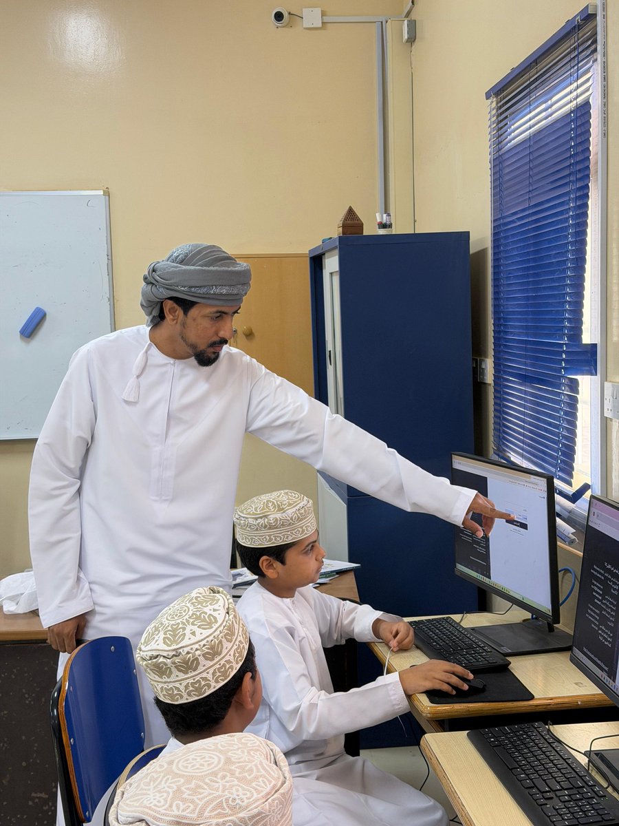 edugovssq5414's tweet photo. ✨ استعدادات تتصاعد نحو التميز! ✨
ضمن برنامج الكشف عن الطلبة الموهوبين “ثروة 5”، تم تنفيذ الاختبار التجريبي للتأكد من جاهزية الطلبة لخوض التحدي الحقيقي بكل ثقة وتميّز 💡🌟📝

#ثروة5 #الموهوبون #التميز_الإبداعي 
#تعلم_مستدام 
#تعليمية_جنوب_الشرقية https://t.co/qWc10eeLnw