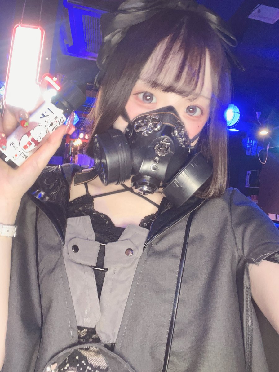 shj_akiba's tweet image. 本日のおすすめ #VAPE  💭🖤

#ジョーinリキッド　のチェリーコーラ味！駄菓子のような懐かしさと、チェリーキャンディのような甘みがマッチしたリキッド🍒

おすすめの #VAPEfusion はほんのり甘いウイスキーのMaker's
Mark No.46🥃˚✧₊

＃聖氷女教会