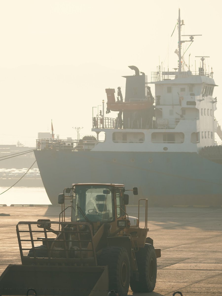 gaolang3c's tweet image. 朝靄の港にて

#industrialphotography #harborview #heavyequipment #om1markii #om写真投稿