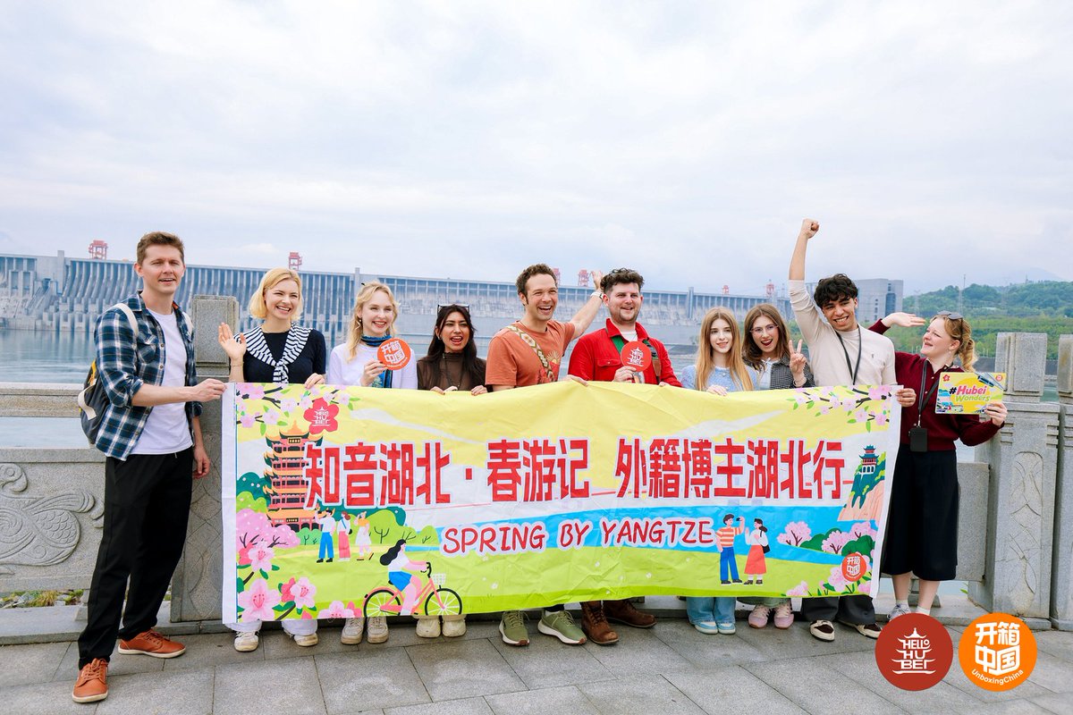 hellohubei_'s tweet image. Head to #Yichang in #Hubei and experience the grandeur of the Three Gorges Dam. 🌊
On Apr 15, content creators visited the world's largest hydropower #project on the Yangtze River.

#SpringByYangtze #HubeiWonders #LetsgoHubei #ChinaTravel #ThreeGorgesDam