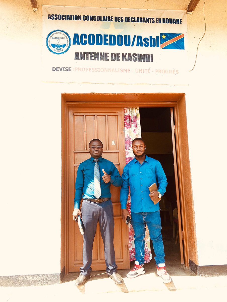 ChanceTsindika's tweet image. #DR #CONGO
Supporting cross border Trade/Traders alongside #Mpondwe-#Beni Route.

With my Congolese brother Comrade JUNIOR who is a DRC Certified Clearing Agent.
@MKagasira98573 @akajosh1