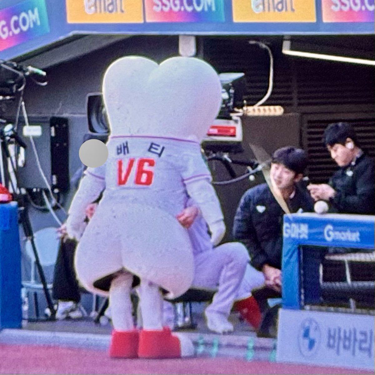 곤장 마코 옷도 챙겨줘야하고 바쁘다 바뻐