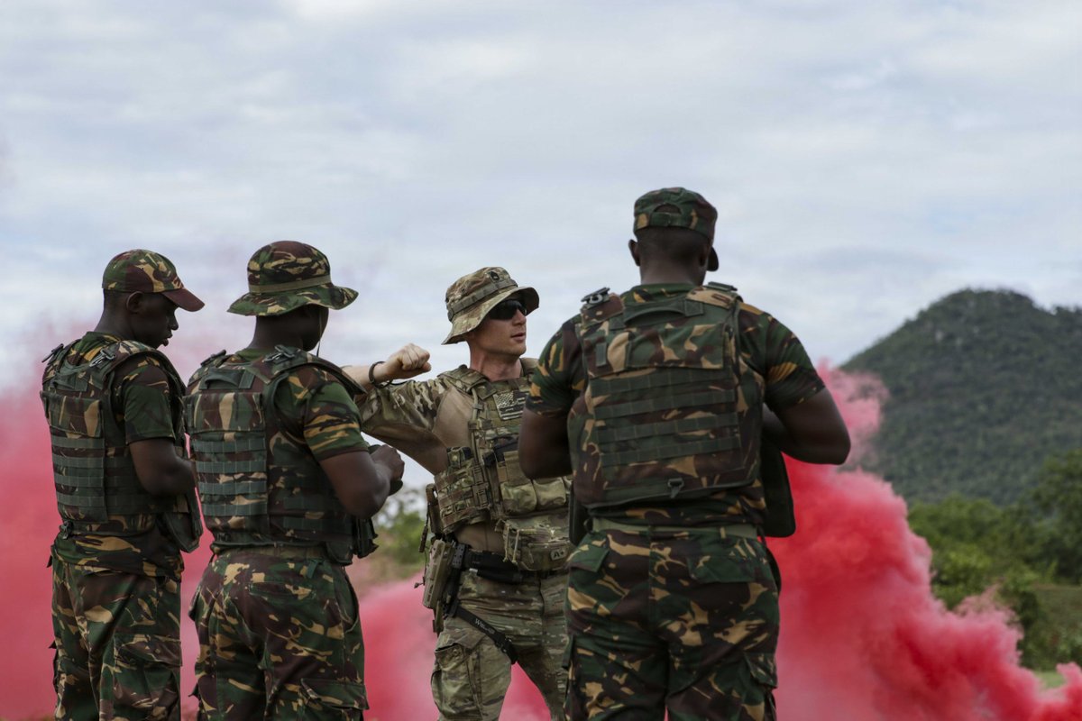 SETAF_Africa's tweet image. #WarriorWednesday | U.S. #Soldiers of the Nebraska Army National Guard partnered with the Tanzania People’s Defence Force, strengthening multinational interoperability and combat credibility.

📸 by Staff Sgt. Catessa Palone