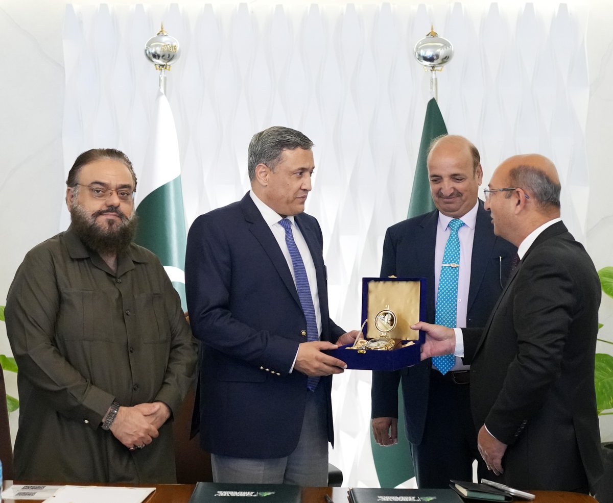 fwfpunjabpk's tweet photo. Punjab Forest Department Signs MOU with Bahria Foundation.
.
.
.
#punjabforests #bahriafoundation #MOUSigning #fwfpunjab #GovtOfPunjab https://t.co/EF8xVPwHsV