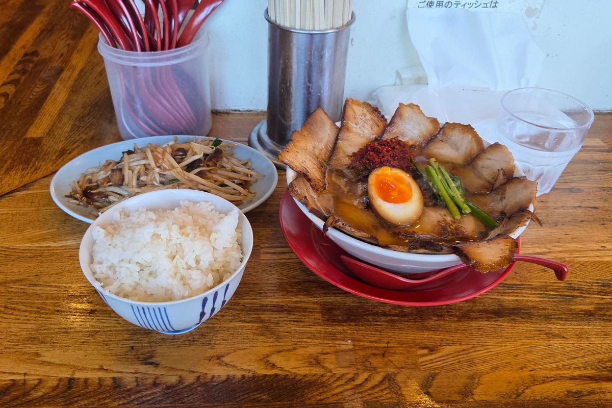 三郎@年間休日0日 tweet media