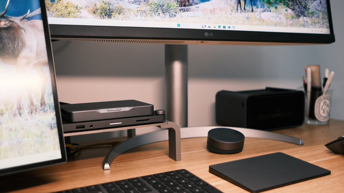 khadas_official's tweet photo. WFH changed my idea of a good PC.
The Mind 2 / 2S stands out not just for its size, but for how well it fits a modern workflow: cleaner desk, 65W power, Thunderbolt 4 + USB4, easier docking, and flexible expansion with Mind Graphics.
A smarter setup for hybrid work.
#minipc https://t.co/QKl1Y14nGy