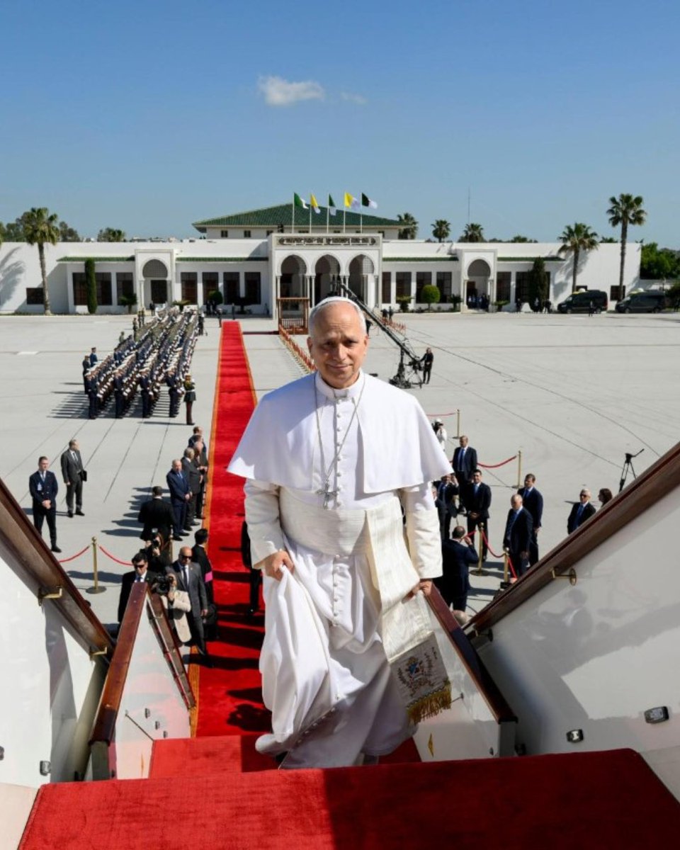 VaticanNews's tweet image. Pope Leo XIV bids farewell to Algeria as he boards the papal plane, bound for Yaoundé to begin his Apostolic Journey to Cameroon.

vaticannews.va/en/pope/news/2…