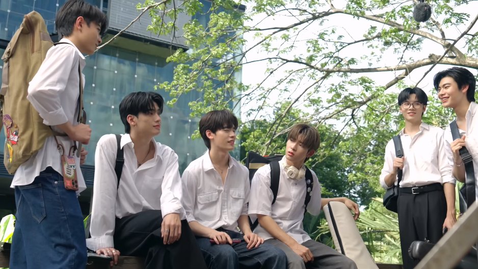 fahnq_clv's tweet image. ชัดเจนในเลนของเราจนสุดเฟรม 🐔🍒

// มีอะไรอยากบอกป้ามั้ยคะ เดินทางจะถึงไฟนอลอีพีแล้ว ซีนนี้ในเรื่องหรือชีวิตจริงอ่ะ 👀

#ท่านโปรดคลื่น