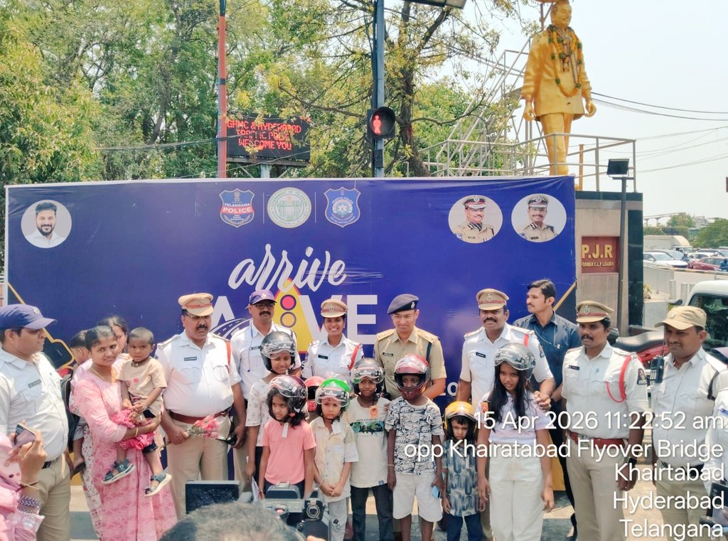 krishnateja009's tweet image. 🚸 THIS INITIATIVE IS WINNING HEARTS ❤️🔥
Free helmets + life-saving awareness for kids by Hyderabad Traffic Police (@HYDTP), Saifabad Traffic Police🚦at Khairatabad VV Statue 
@TelanganaCOPs @hydcitypolice
@SajjanarVC_IPS #ArriveAlive #Hyderabad #Traffic