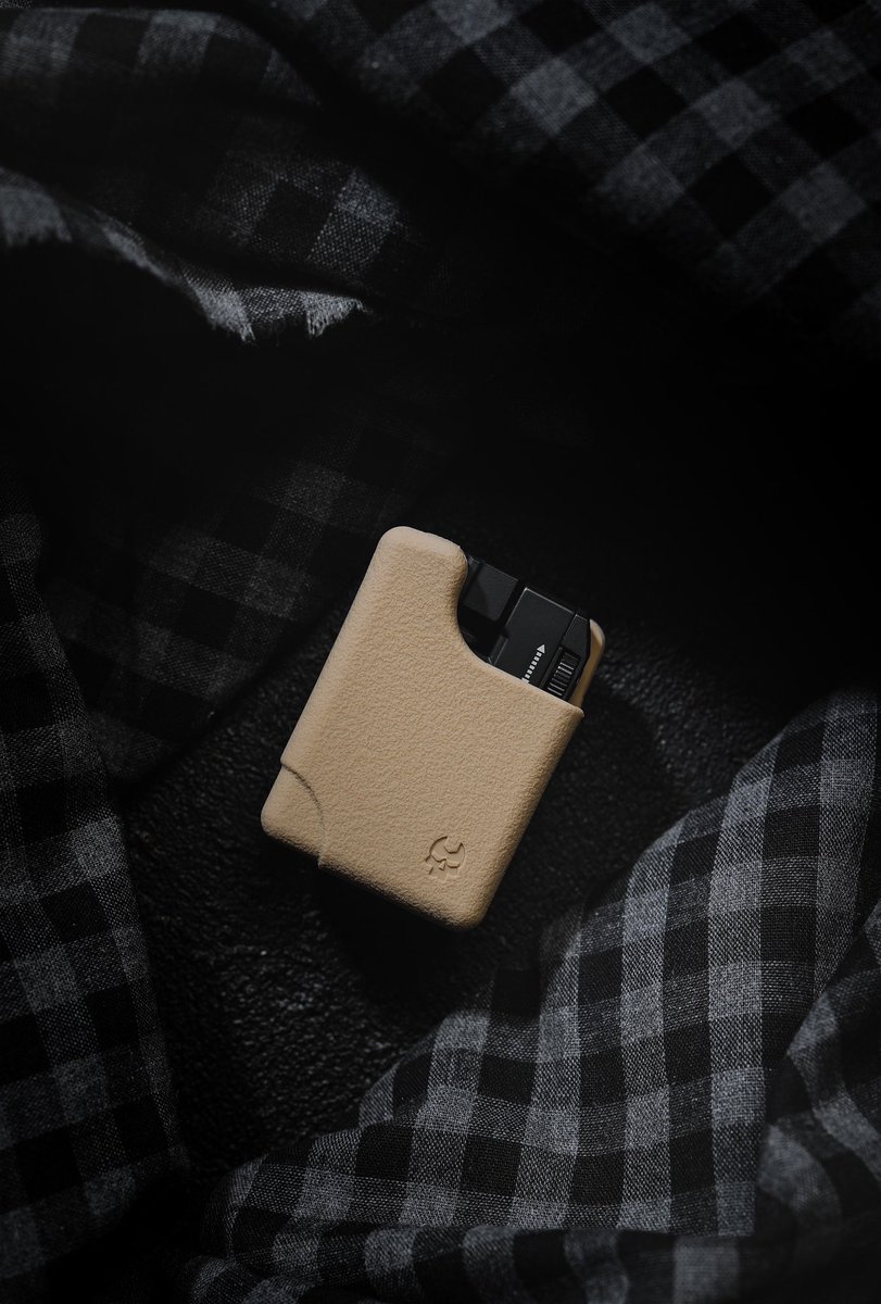 tacticalgeekedc's tweet image. No digging. No dropping. Just grab. ⚡

#tacticalgeek #zippo #zippolighter #zippoedc #wubeng5 #flashlightcarry #edcgear #everydaycarry #edclifestyle #edccommunity #beltcarry #gearsetup #carrybetter