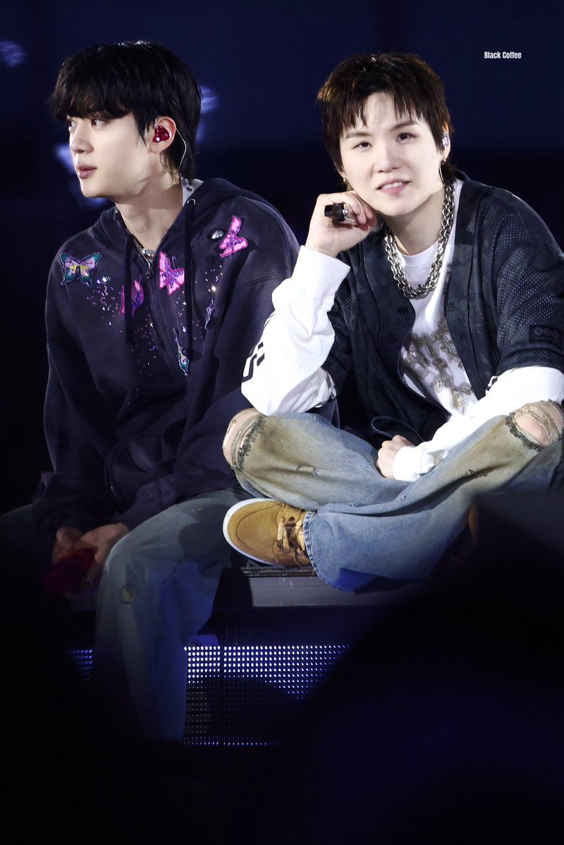 블랙커피 ☕️ Black Coffee tweet media