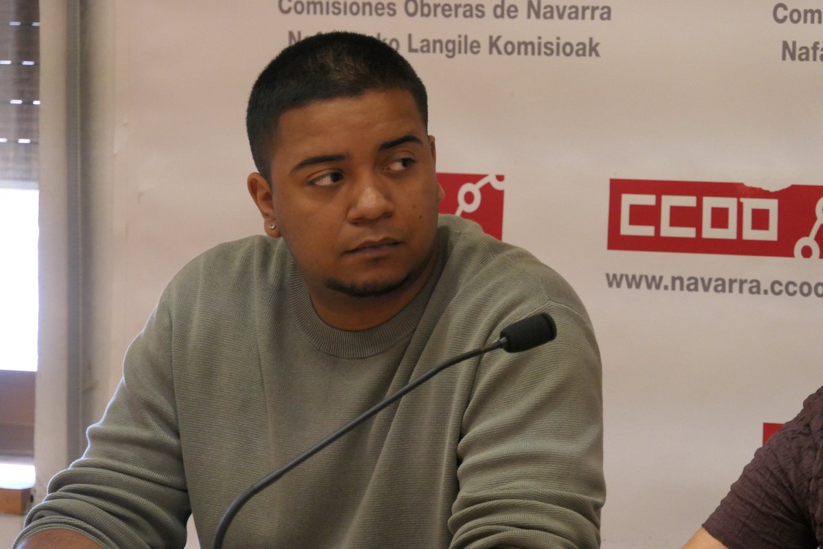 ccoonavarra's tweet photo. CCOO de Navarra pone en marcha un nuevo servicio de asesoramiento para ayudar a las personas migrantes con su proceso extraordinario de regularización

Nota de prensa ✍️ https://t.co/JnHLqhtUw5 https://t.co/Y0cU3zhjBS