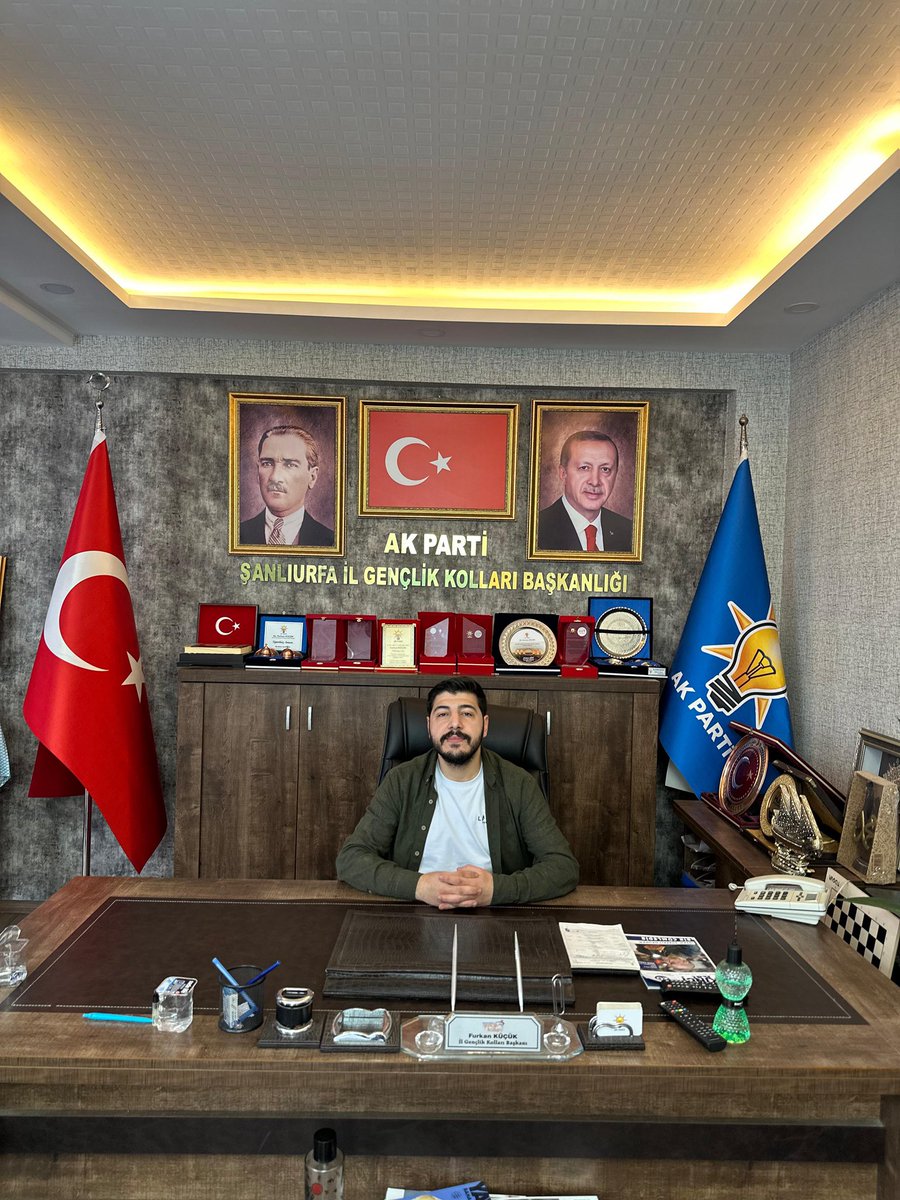 ŞANLIURFA Gençliği İçin Her Daim Birlikte Özümüz’den Geleceğe Nöbetteyiz.

📌İl Başkanlığımız’da Bugün Nöbetçi İl Yönetim Kurulu Üyemiz Emir Ağbulut 

✏️Soru, görüş ve önerileriniz için sizleri İl Başkanlığımıza bekliyoruz… ☕️ 😎

#CAYBİZDENSOHBETSİZDEN 

<a href="/avyusufibis/">Yusuf İBİŞ</a>