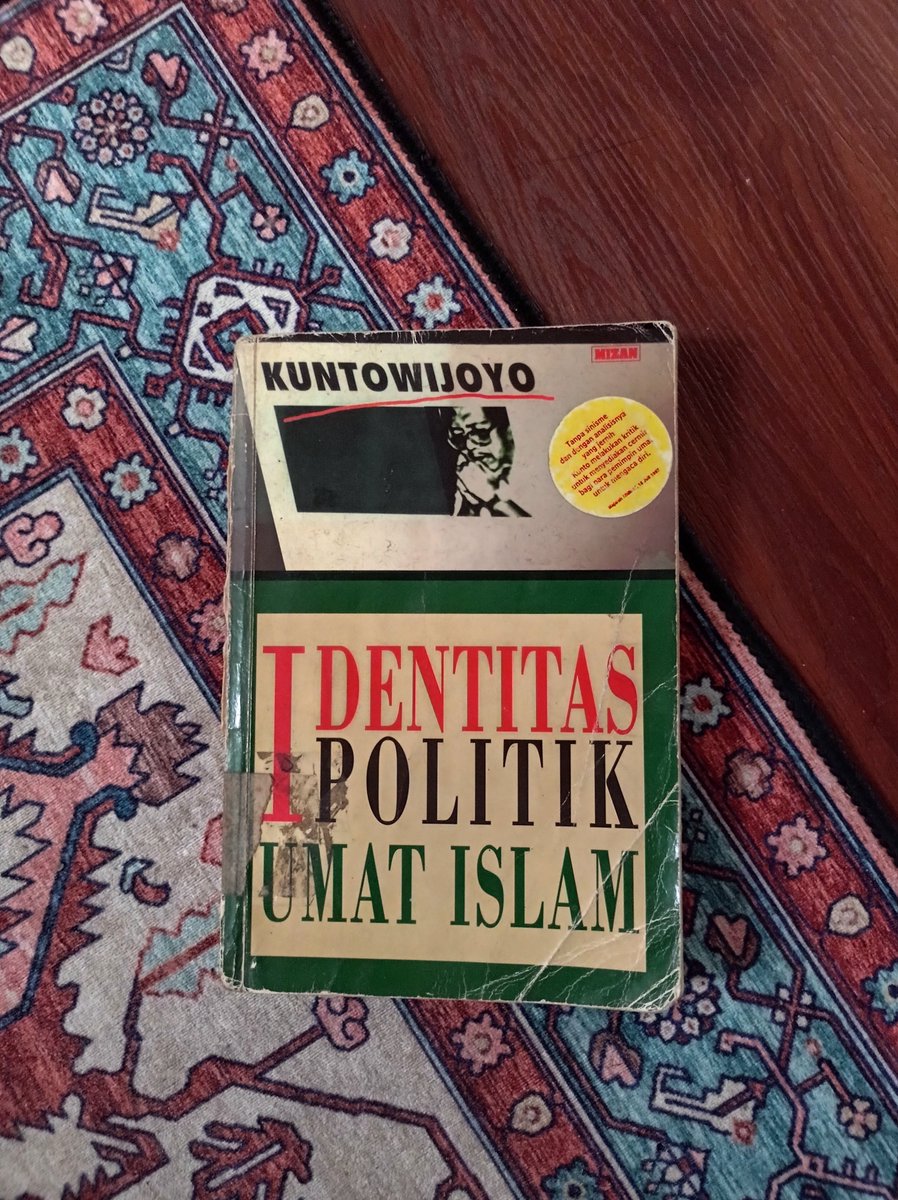 WarungSejarahRI's tweet photo. IDENTITAS POLITIK UMAT ISLAM

Oleh: Kuntowijoyo

Tahun 1997
253 Halaman
Terdapat paraf Delian Noer

Harga 75.000
Minat? 
Cara Order silakan
✓DM or Klik link WA https://t.co/tw77mxCDLN https://t.co/fs7tFxPr5W