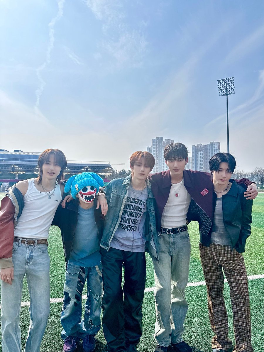 hrtz.wav (하츠웨이브) tweet media