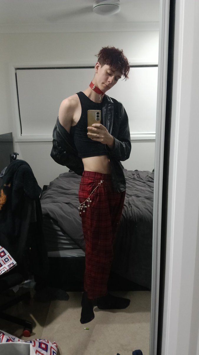 FemboyxU's tweet photo. Some things are better in red 😘😘

#femboy #twink https://t.co/X0BqUchQE7