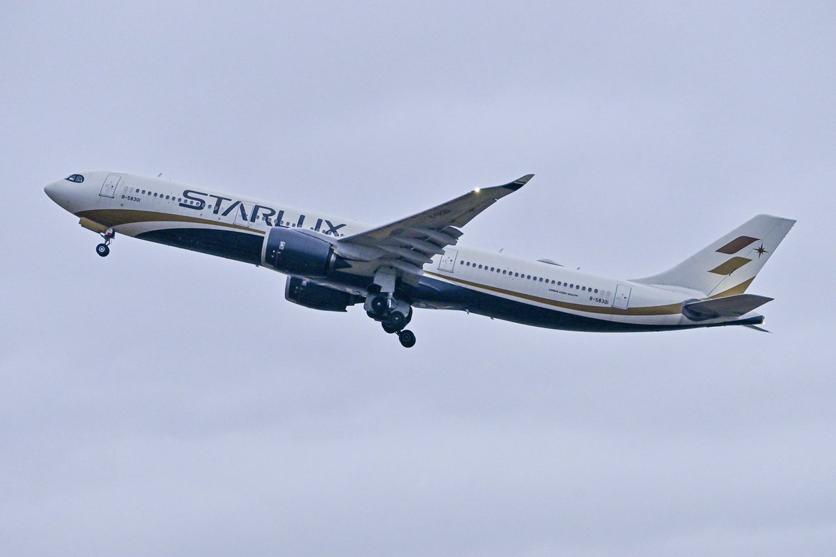 sakuair_611A's tweet image. スターラックスの上がりも公園から。330はこの角度から見るのが1番好きかも。

2025,03,22
SDJ / RJSS
STARLUX 
Airbus A330-941   B-58301

#仙台空港 #STARLUX