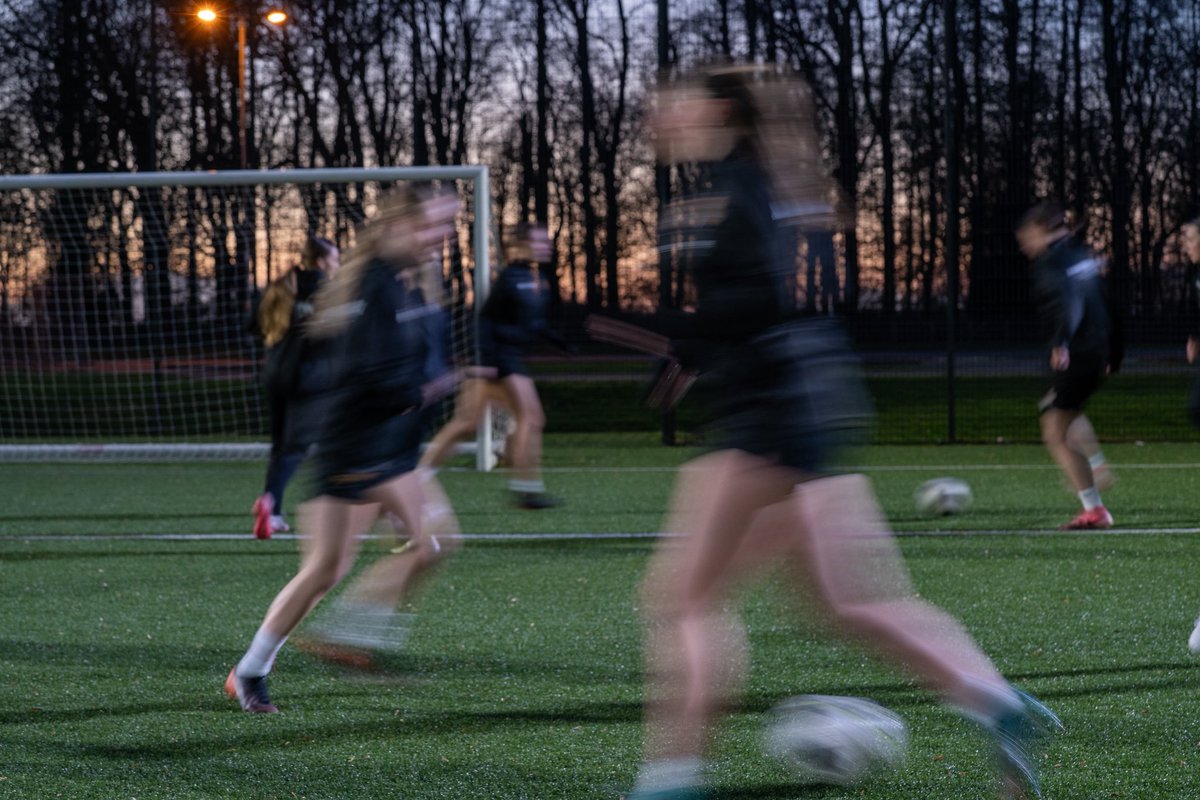 HullCityLFC's tweet photo. The Dev’s begin their preparations for the Reserve Cup Final!⚽️

Away coach travel is available, however is limited to 40 people, as of yesterday 20 spaces remain so don’t miss out! £17.50 pp for a spot on the coach which will bring you to St George’s Park and return to Hull.
1/2 https://t.co/5cqt6oauyI