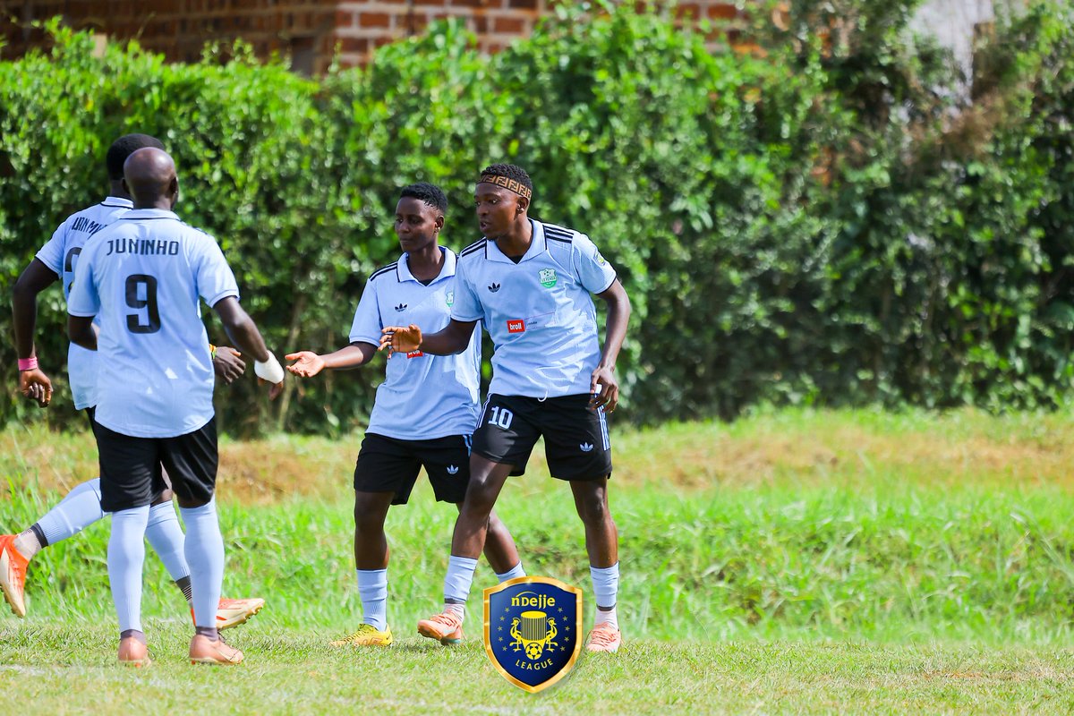 sir_natas's tweet photo. @ndejjeleague wen we took the league unbeaten...we didnt talk much here but on grounds we did***#matchday1 
@cascasfc19 0-2 @LEYENDA9702
@LEYENDA9702 2-0 @Kawowofc
@BOYSBOYSCORP_04 0-2 @LEYENDA9702 
3games ,3 cleansheets , 6GD and 9points** https://t.co/YICPvwslXf