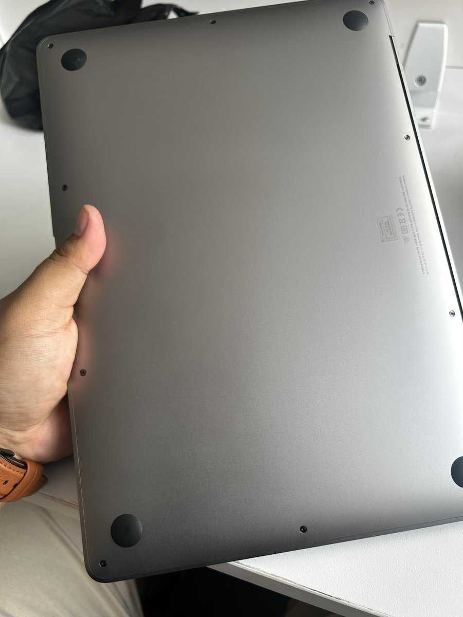 anggandrap's tweet photo. @bhaguz_403 Macbook Air M1 
Lengkap like new
Open 8.5jt https://t.co/ojXrWoLUlr
